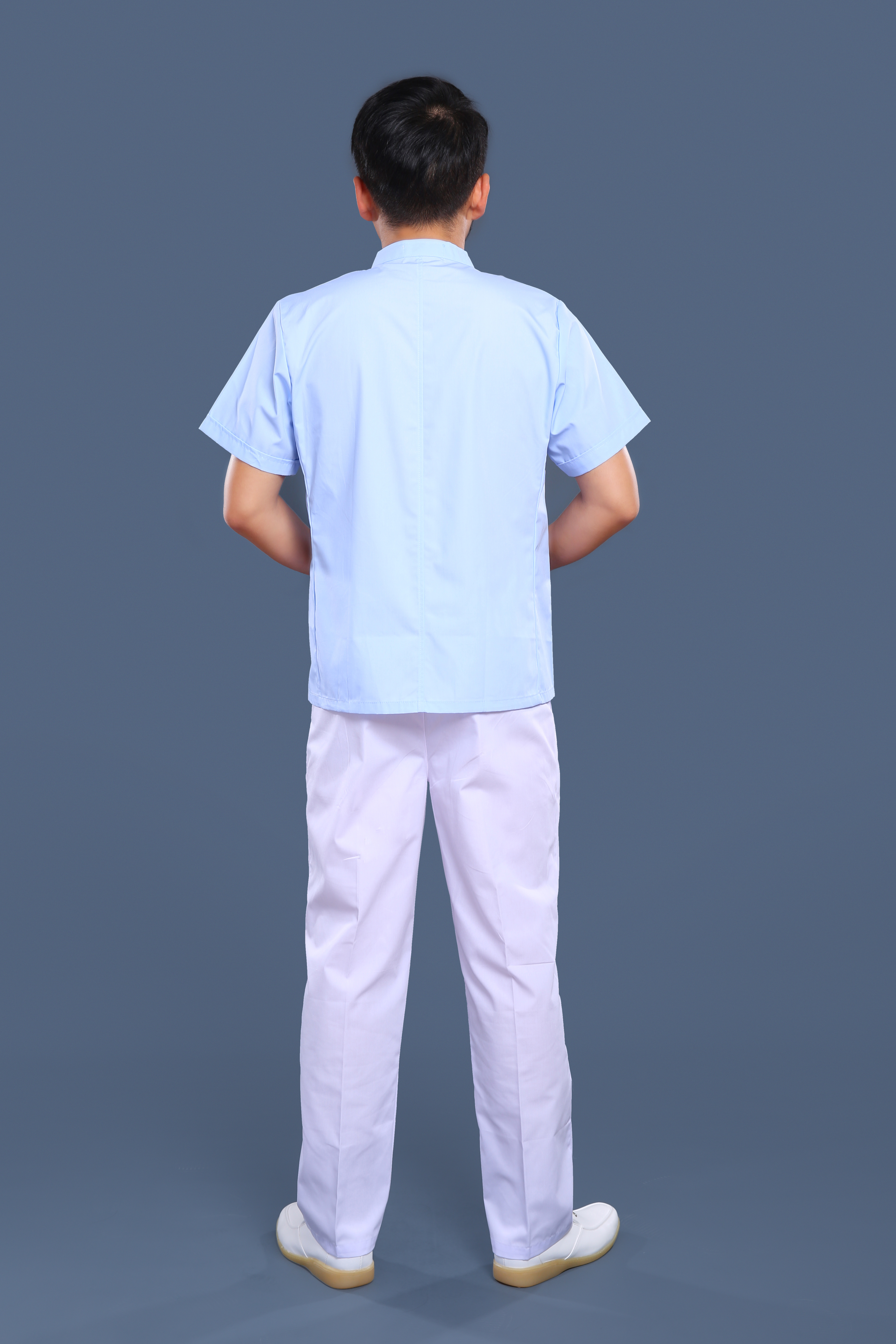藍白護理工作服背面照