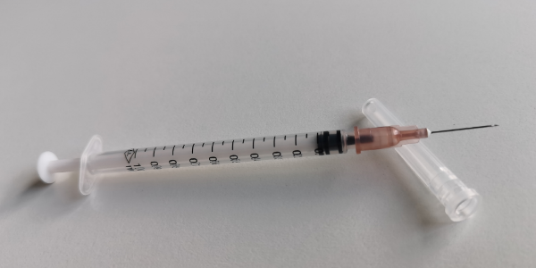 現(xiàn)階段讓注射器廠家“痛并快樂(lè)著”