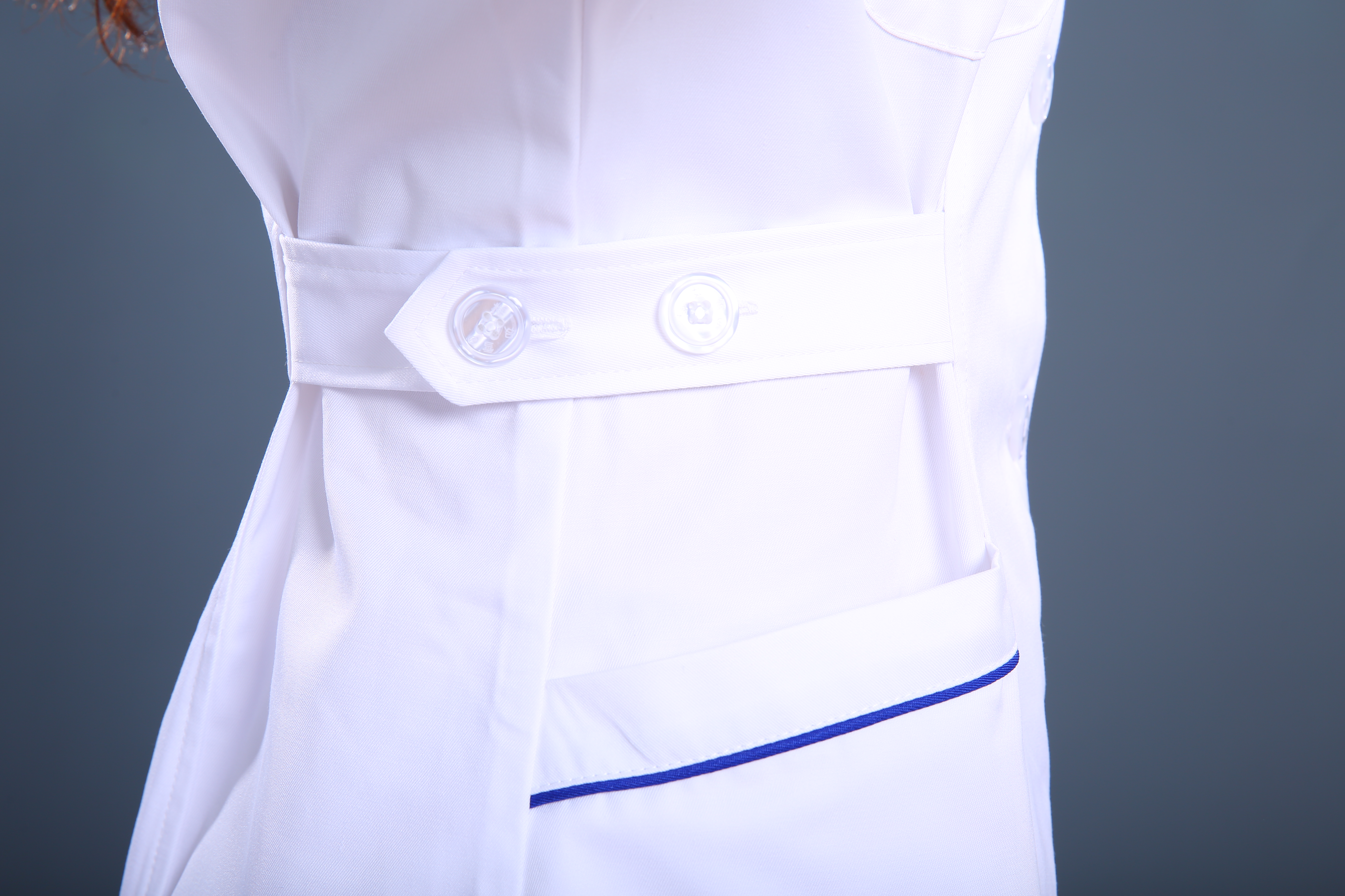 白色長款護(hù)士制服